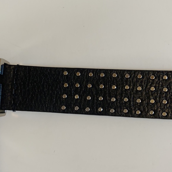 ✨NEW✨GUESS BLACK LEATHER STUDS. EARLY 2000's item - Picture 4 of 14